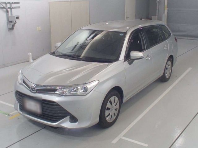 30327 Toyota Corolla fielder NRE161G 2017 г. (CAA Chubu)